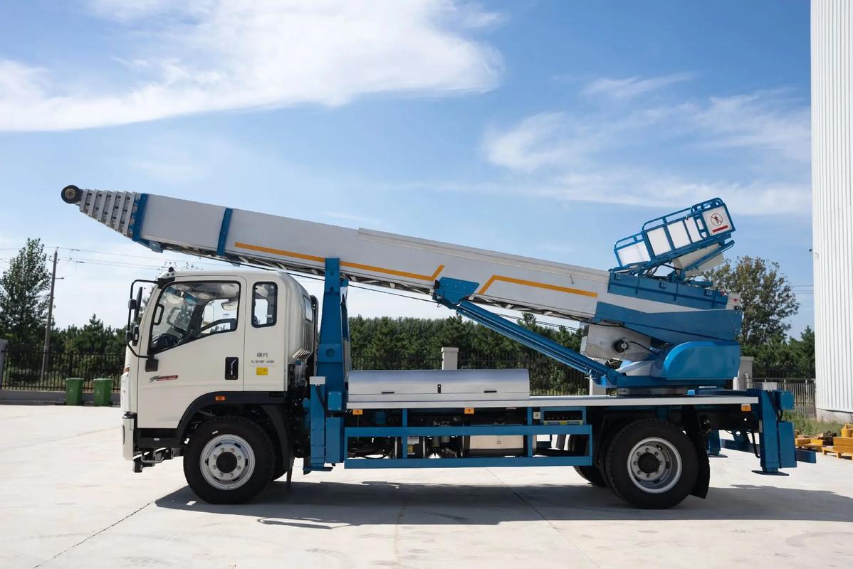 珠海云梯上料车租赁费用